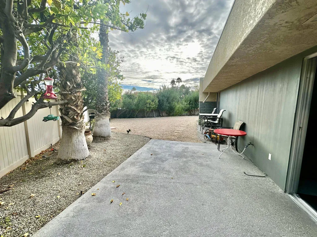 1679 Sunflower Court N, Palm Springs, California 92262 home-pic-39