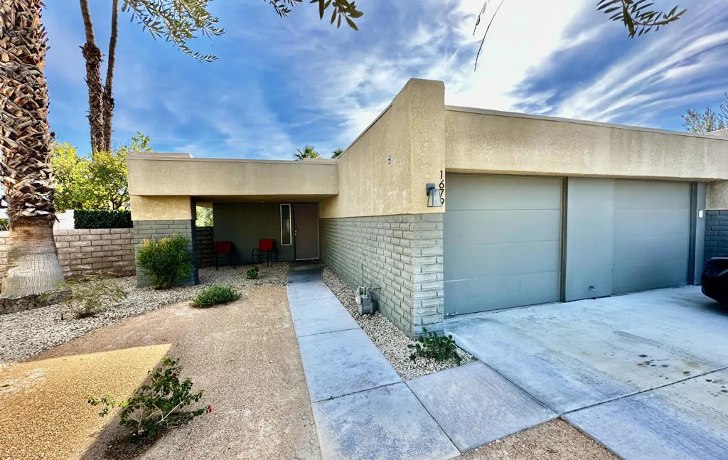 1679 Sunflower Court N, Palm Springs, California 92262 home-pic-1