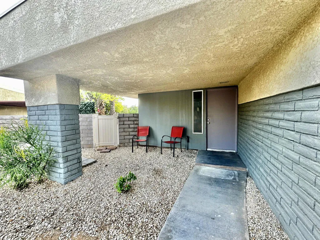 1679 Sunflower Court N, Palm Springs, California 92262 home-pic-3