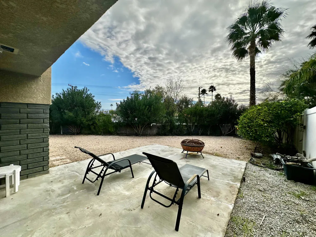 1679 Sunflower Court N, Palm Springs, California 92262 home-pic-49