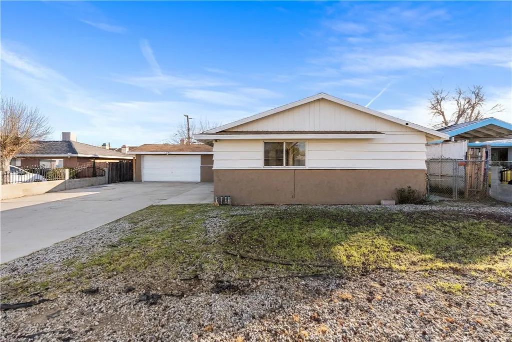 1252 E Avenue R6, Palmdale, California 93550 home-pic-35