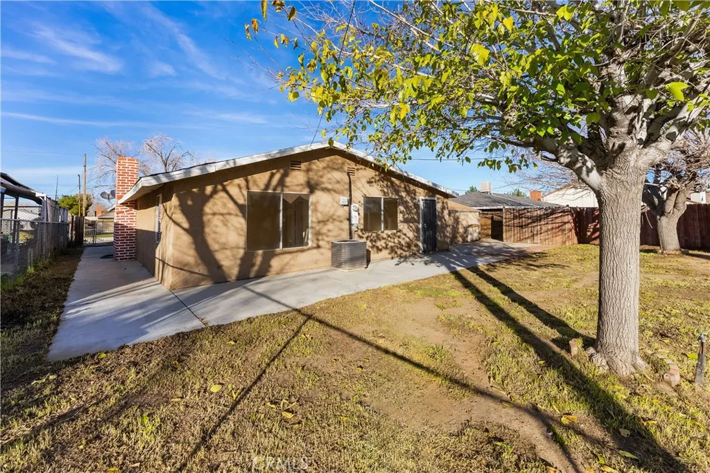 1252 E Avenue R6, Palmdale, California 93550 home-pic-37