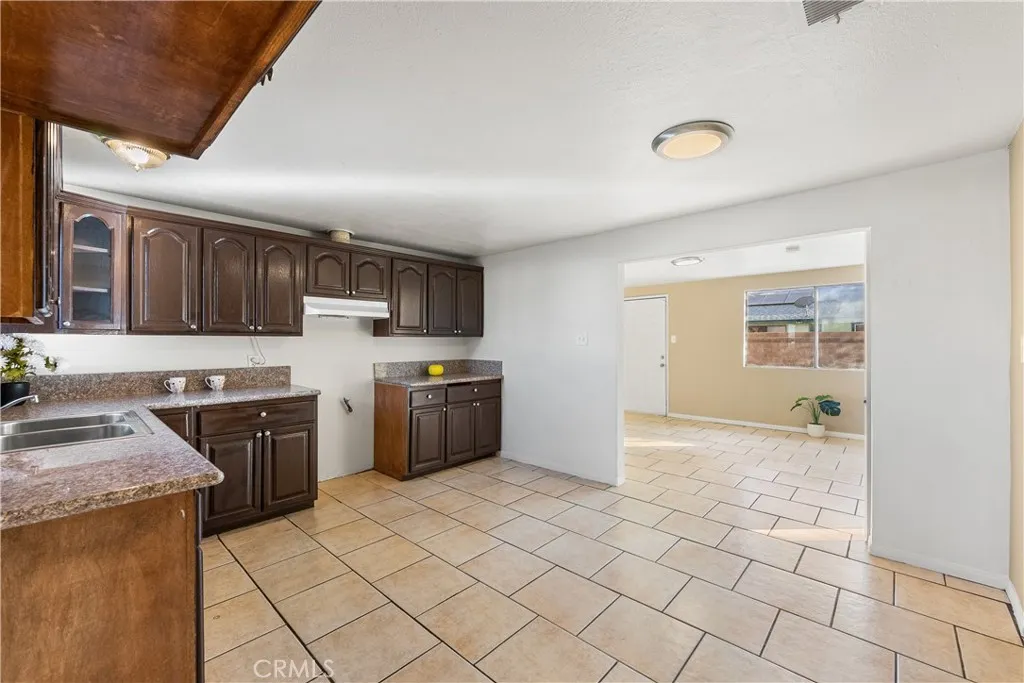 1252 E Avenue R6, Palmdale, California 93550 home-pic-9