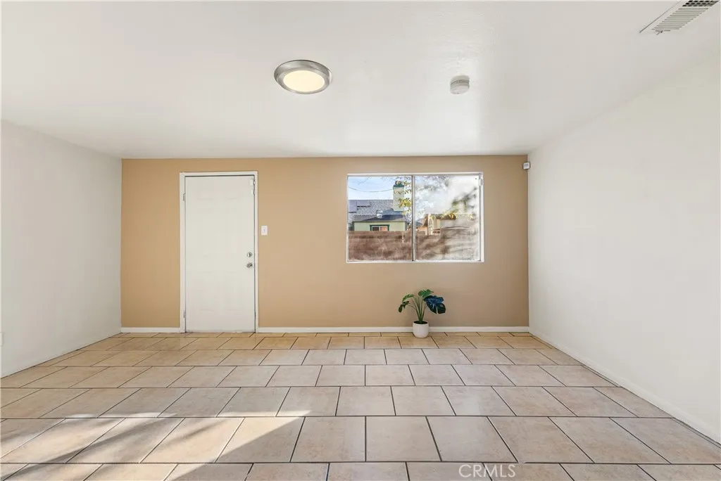 1252 E Avenue R6, Palmdale, California 93550 home-pic-14