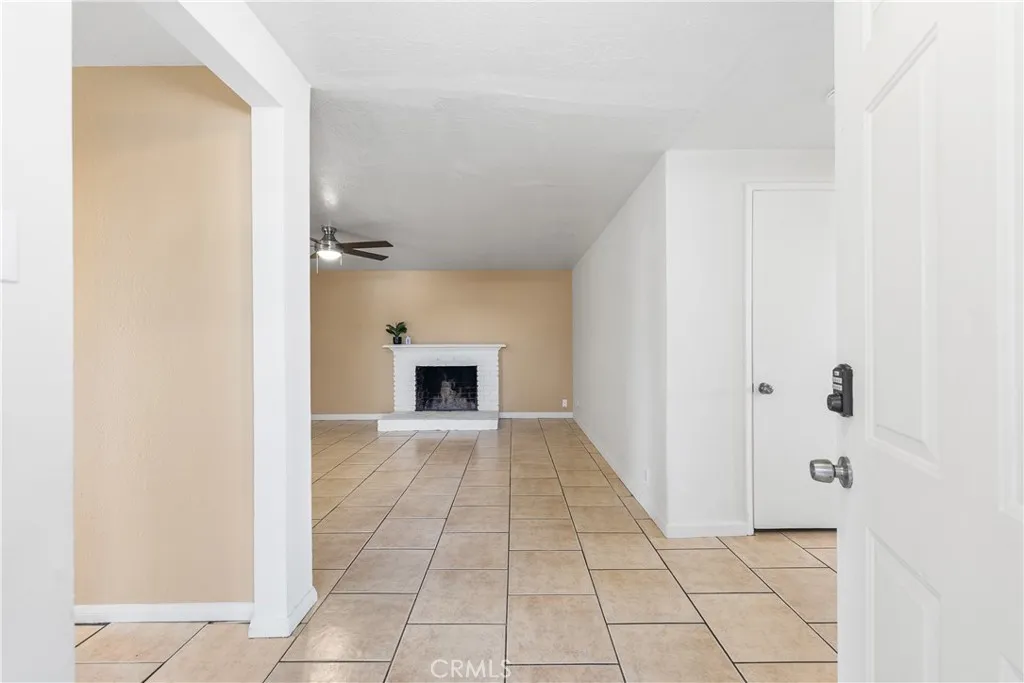 1252 E Avenue R6, Palmdale, California 93550 home-pic-4
