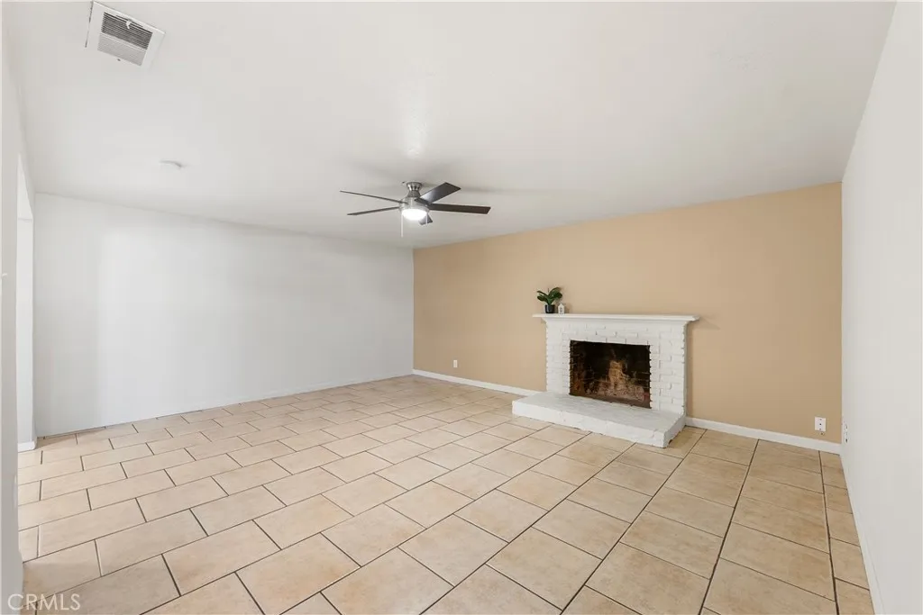 1252 E Avenue R6, Palmdale, California 93550 home-pic-3