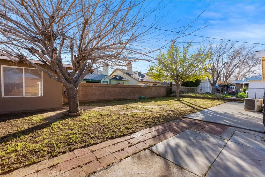 1252 E Avenue R6, Palmdale, California 93550 home-pic-39