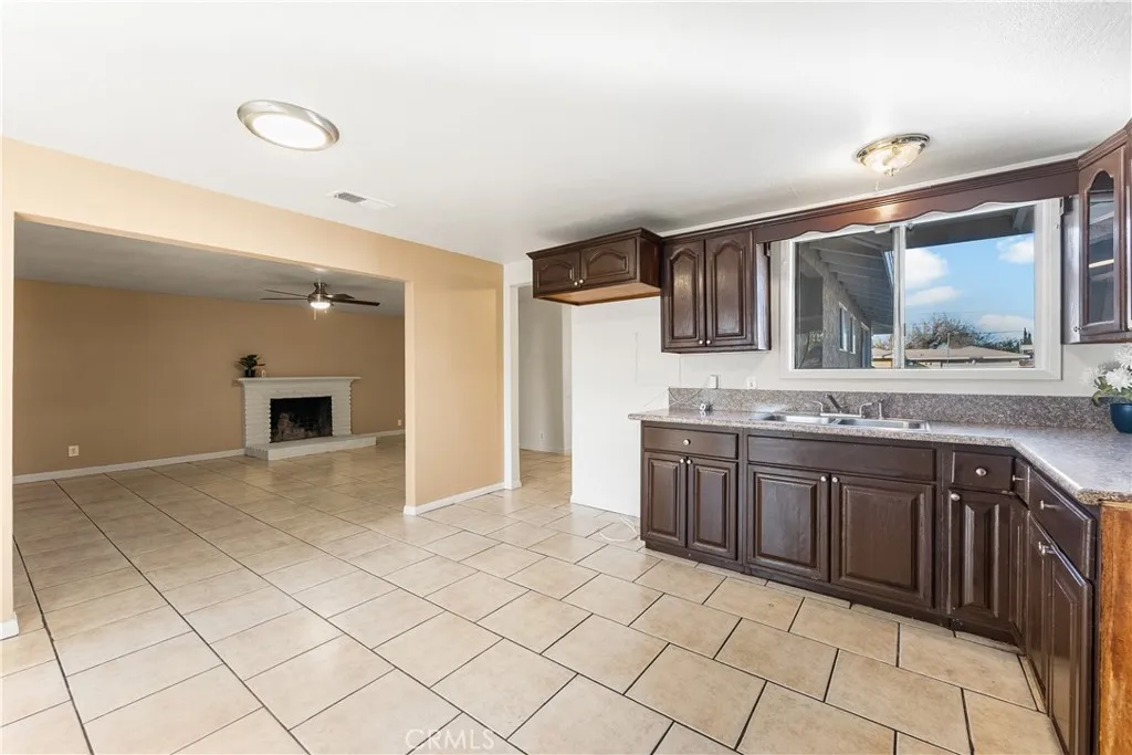 1252 E Avenue R6, Palmdale, California 93550 home-pic-10