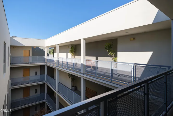 SSR_159WestGreen502_030_FLEXMLS