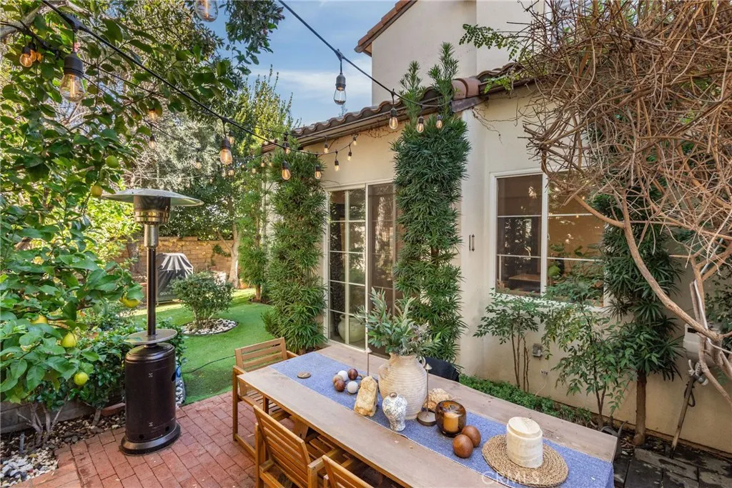 23301 Montecito, Valencia, California 91354 home-pic-32