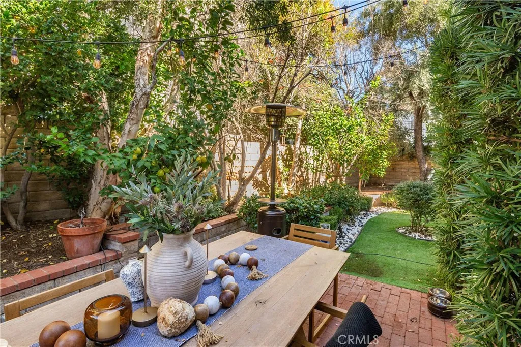 23301 Montecito, Valencia, California 91354 home-pic-30