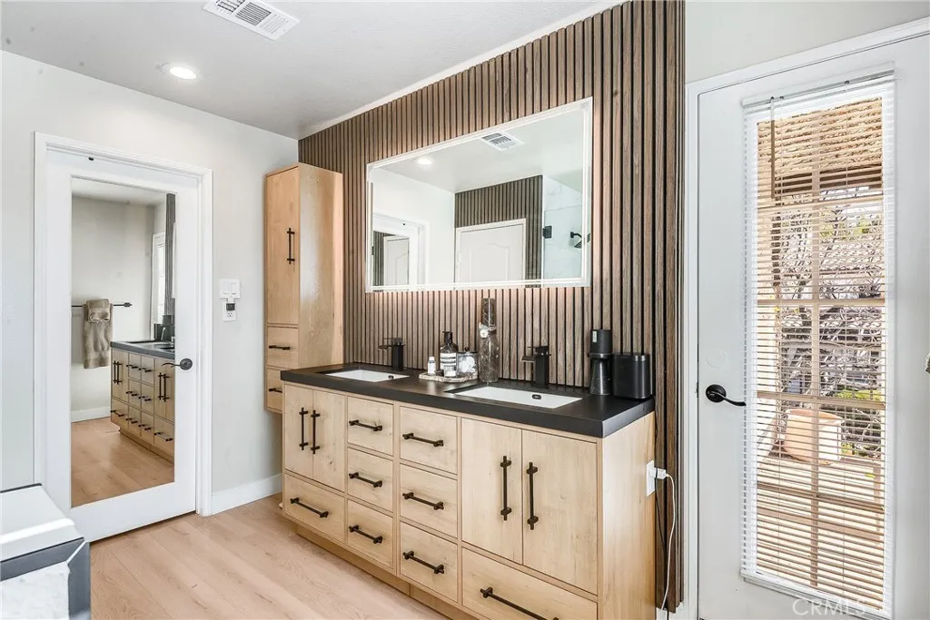 23301 Montecito, Valencia, California 91354 home-pic-21