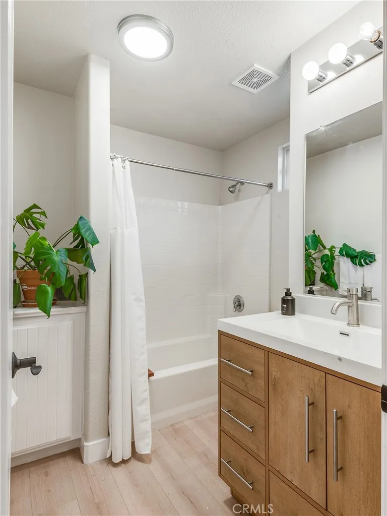 23301 Montecito, Valencia, California 91354 home-pic-28
