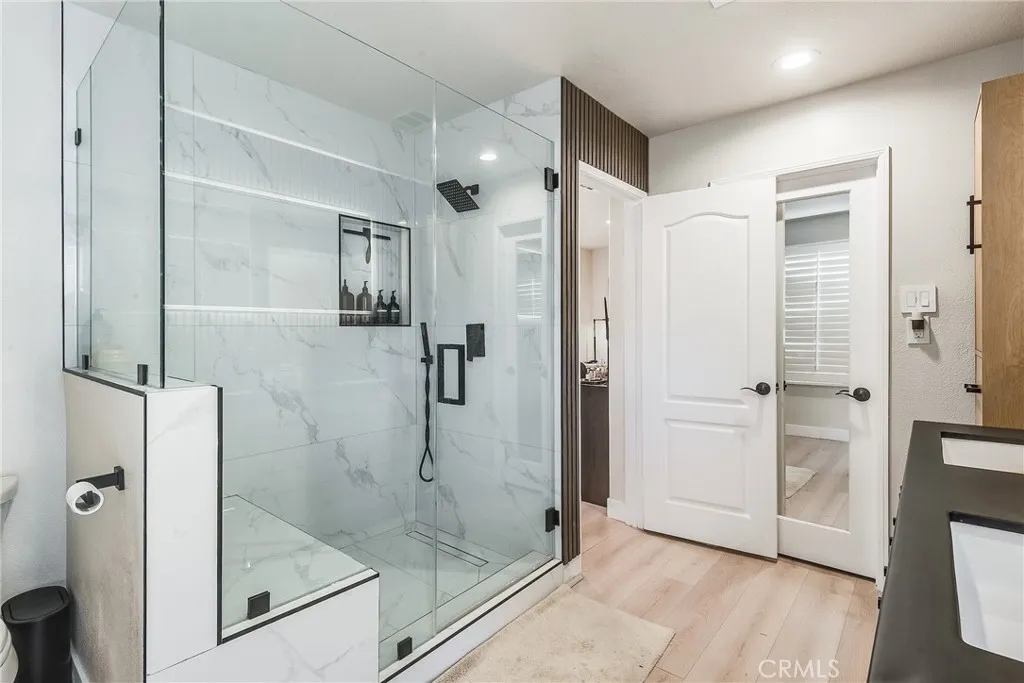 23301 Montecito, Valencia, California 91354 home-pic-22