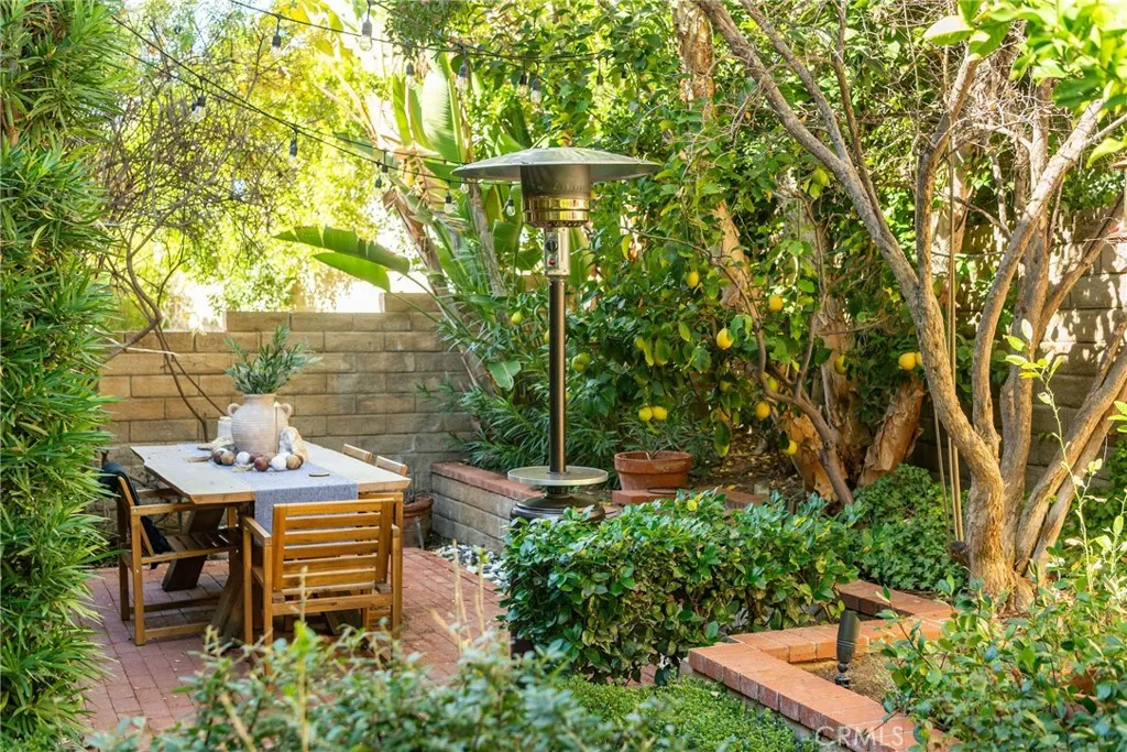 23301 Montecito, Valencia, California 91354 home-pic-29