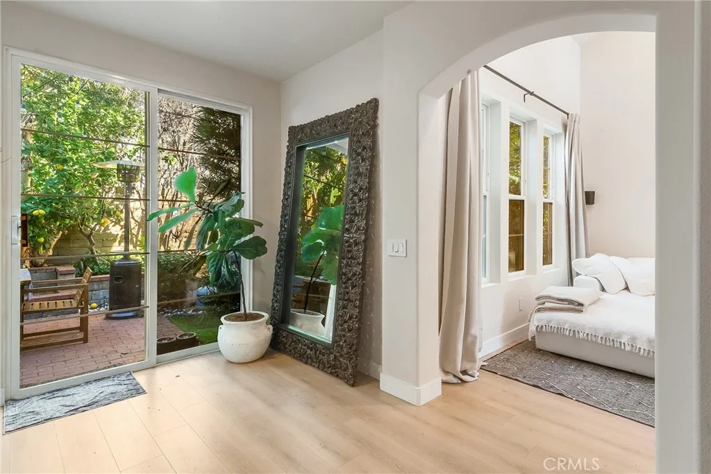 23301 Montecito, Valencia, California 91354 home-pic-13