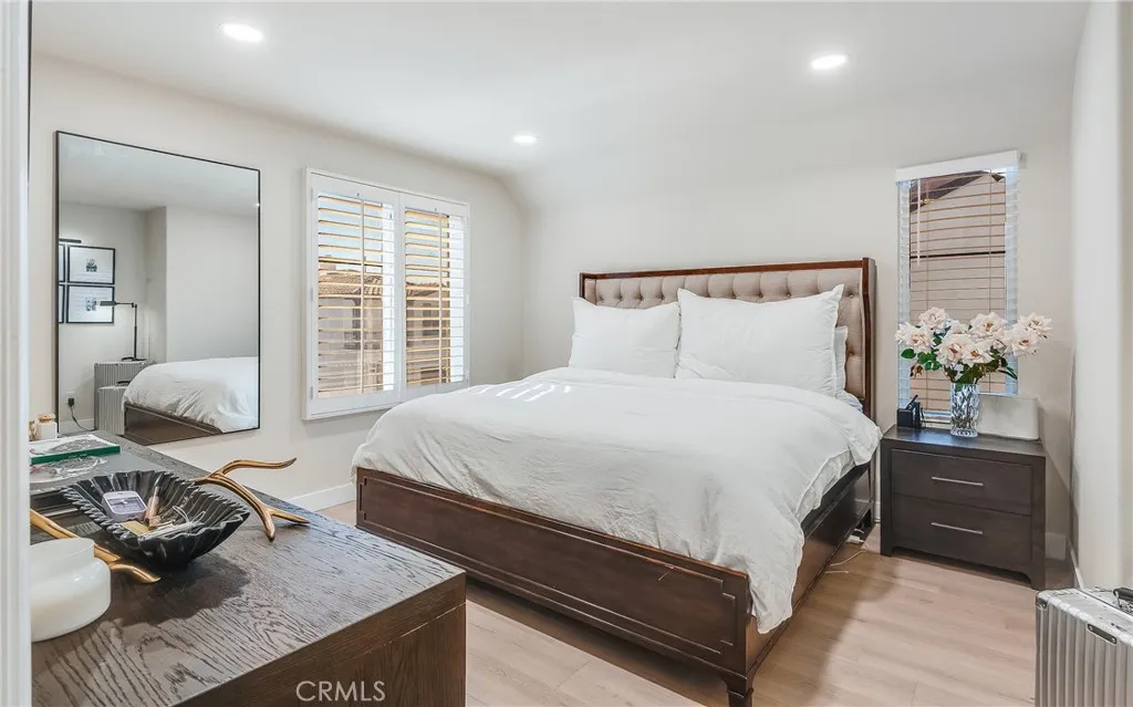 23301 Montecito, Valencia, California 91354 home-pic-17