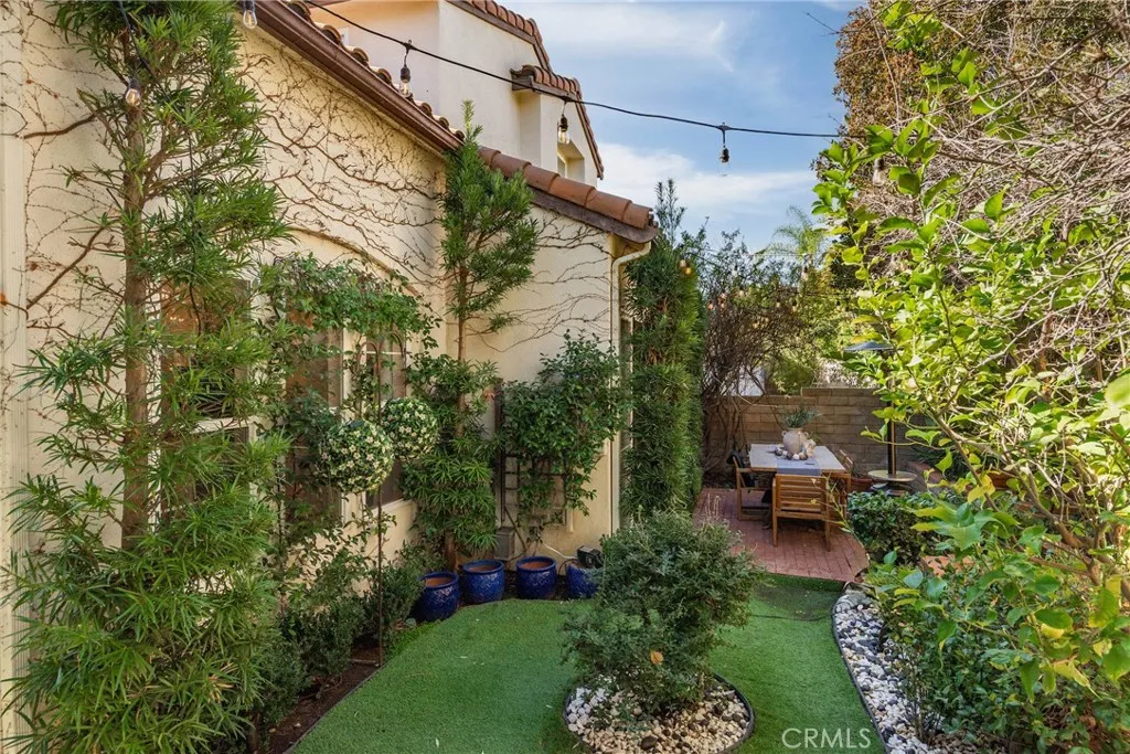 23301 Montecito, Valencia, California 91354 home-pic-33