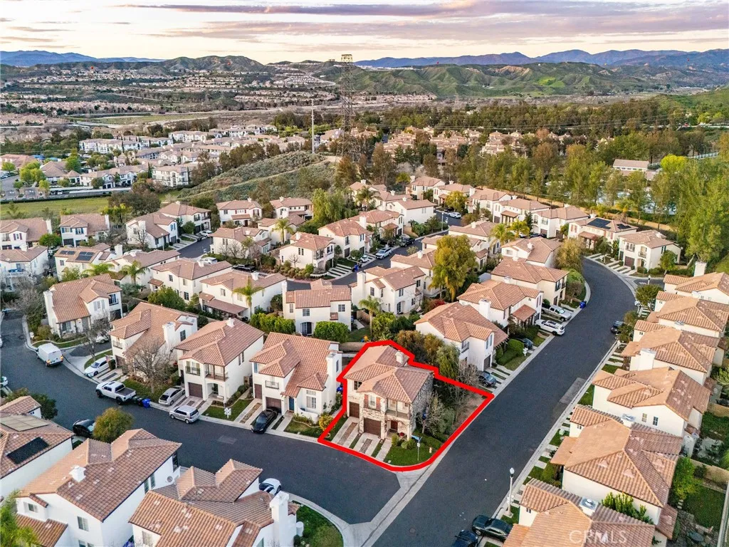 23301 Montecito, Valencia, California 91354 home-pic-37