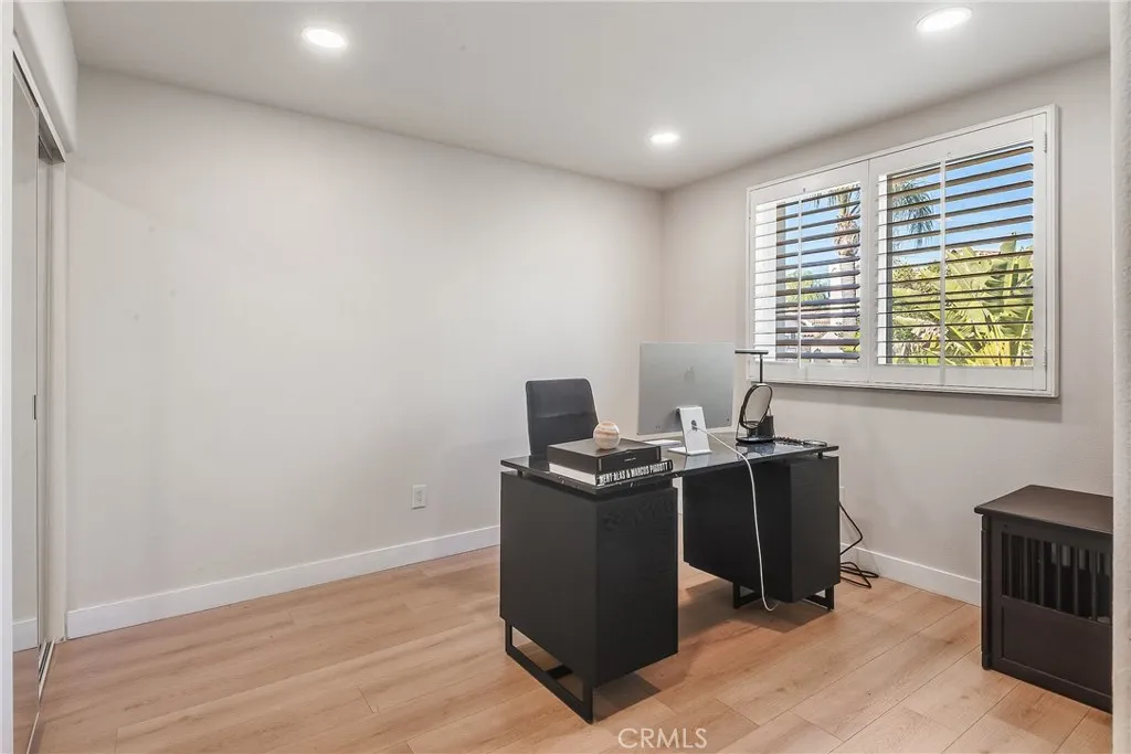 23301 Montecito, Valencia, California 91354 home-pic-27