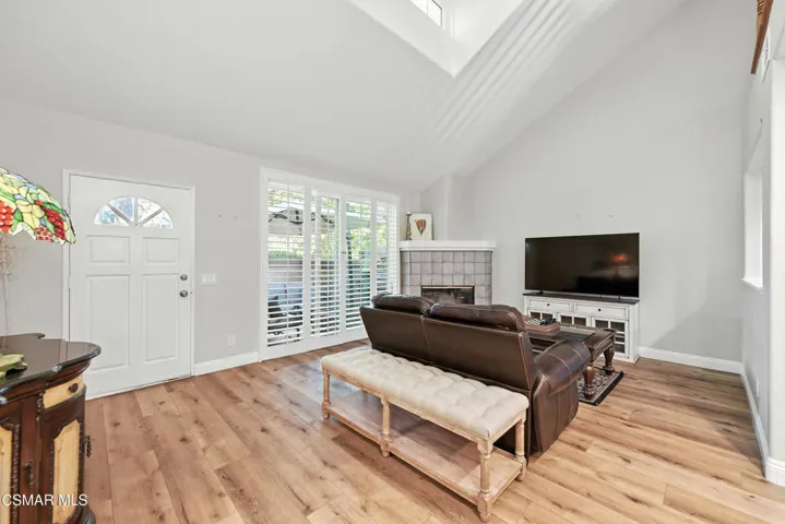 22203 Shadow Valley Cir Chatsworth-12