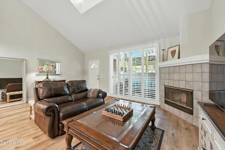 22203 Shadow Valley Cir Chatsworth-14