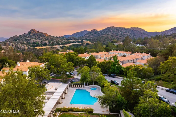 22203 Shadow Valley Cir Chatsworth-55