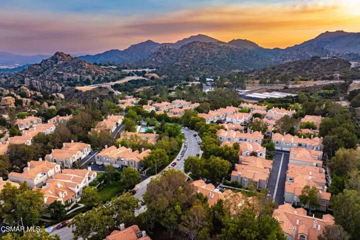 22203 Shadow Valley Cir Chatsworth-50