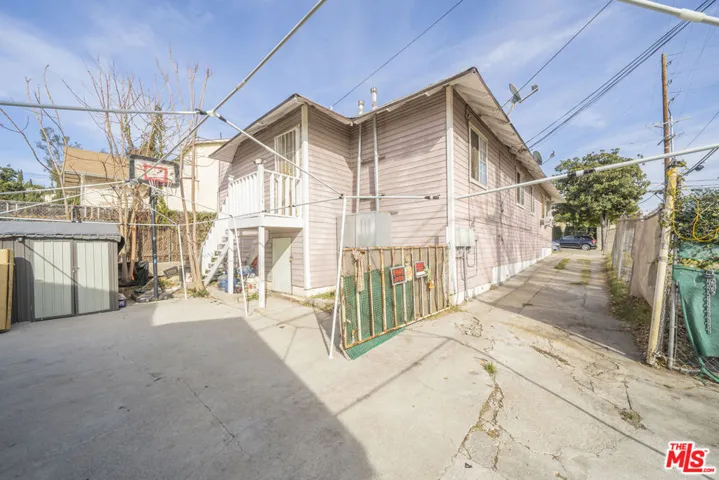 2415 Front parking area