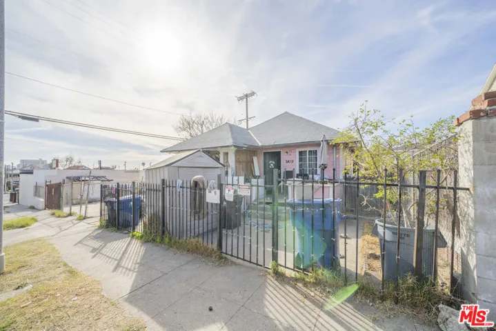 2419 Gates 2 bd 1 ba