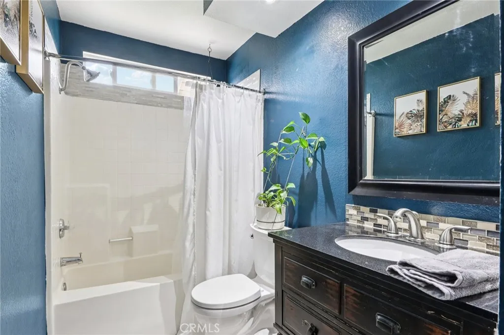 6336 N Redwood, San Bernardino, California 92407 home-pic-19