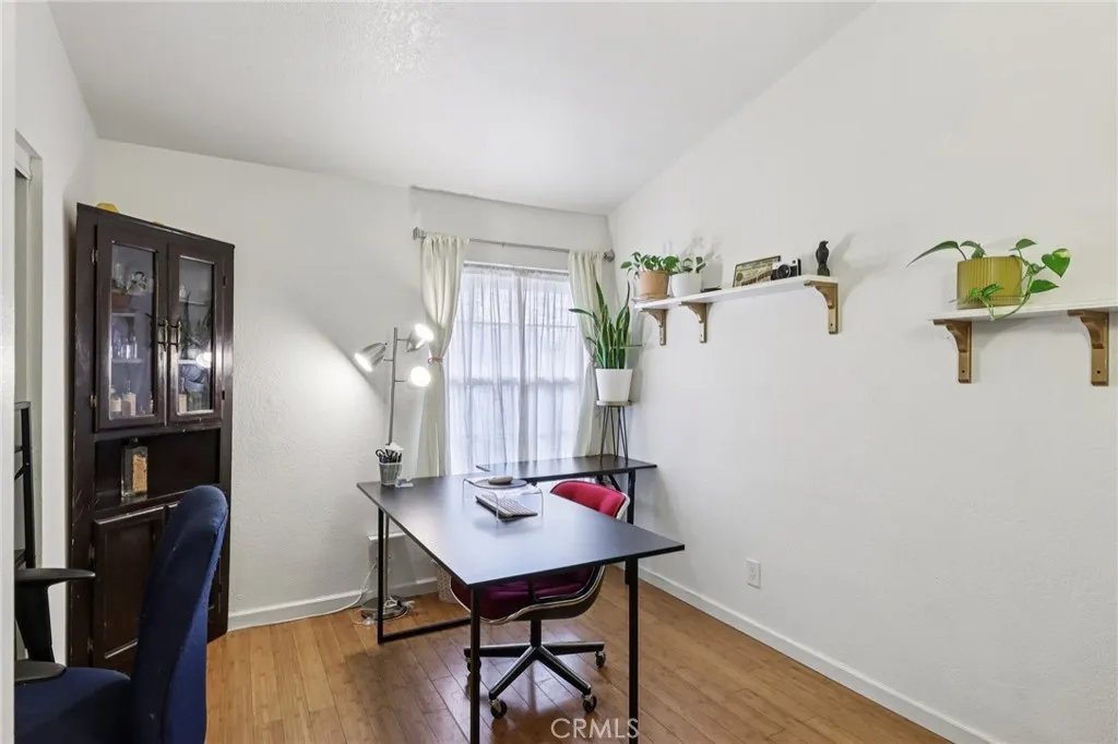 6336 N Redwood, San Bernardino, California 92407 home-pic-10