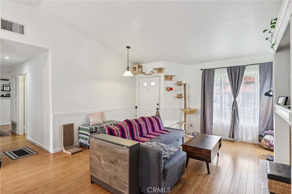 6336 N Redwood, San Bernardino, California 92407 home-pic-6