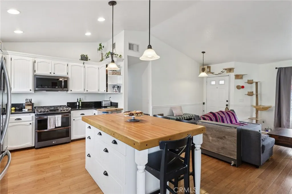 6336 N Redwood, San Bernardino, California 92407 home-pic-8