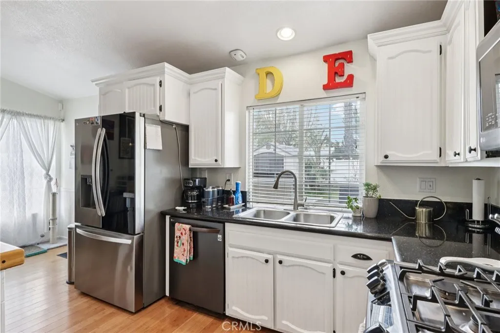 6336 N Redwood, San Bernardino, California 92407 home-pic-9