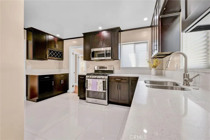 423 S Poinsettia, Compton, California 90221