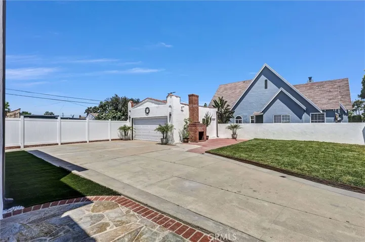 423 S Poinsettia, Compton, California 90221