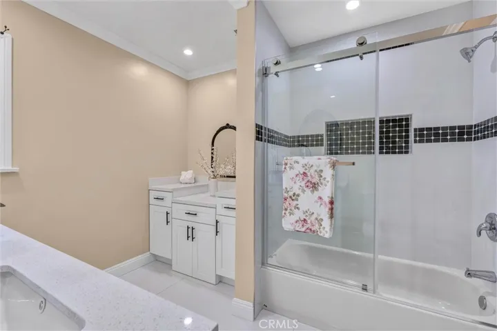 423 S Poinsettia, Compton, California 90221