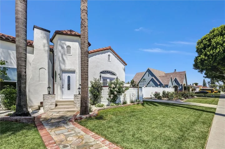 423 S Poinsettia, Compton, California 90221