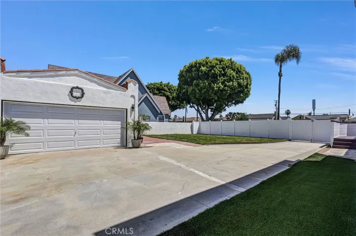 423 S Poinsettia, Compton, California 90221