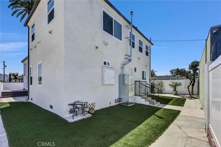423 S Poinsettia, Compton, California 90221