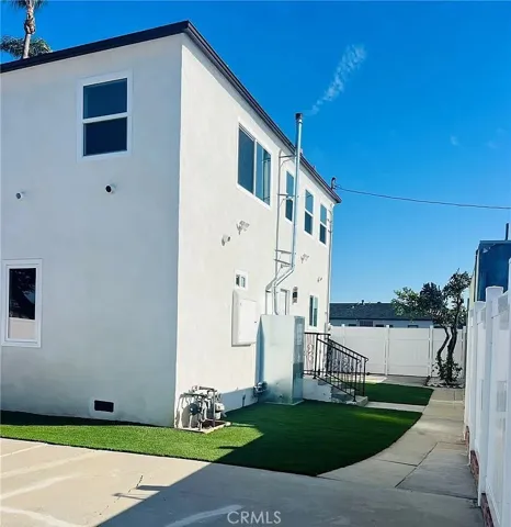 423 S Poinsettia, Compton, California 90221