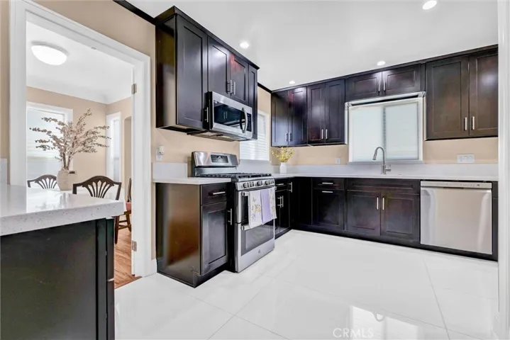 423 S Poinsettia, Compton, California 90221