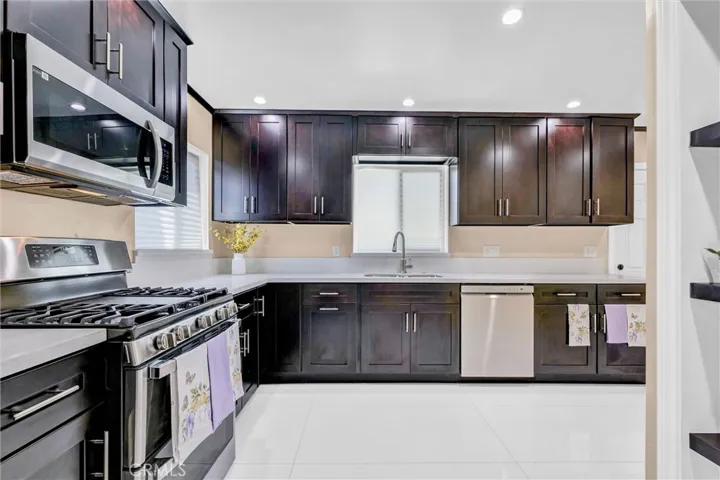 423 S Poinsettia, Compton, California 90221