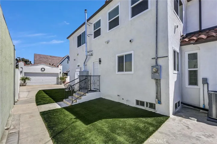 423 S Poinsettia, Compton, California 90221