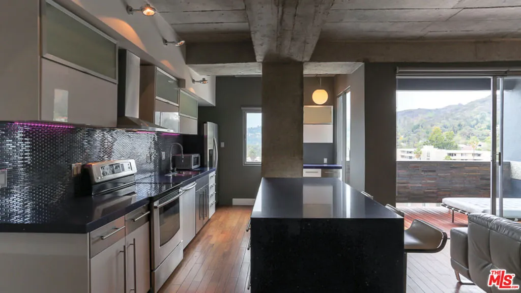 7250 Franklin Avenue 1112, Los Angeles, California 90046 home-pic-10