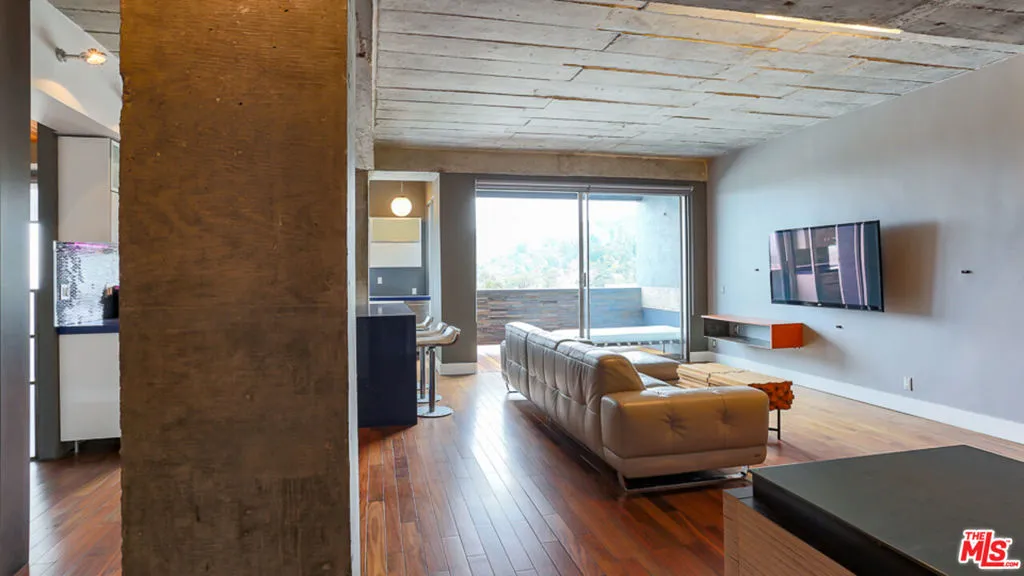 7250 Franklin Avenue 1112, Los Angeles, California 90046 home-pic-4