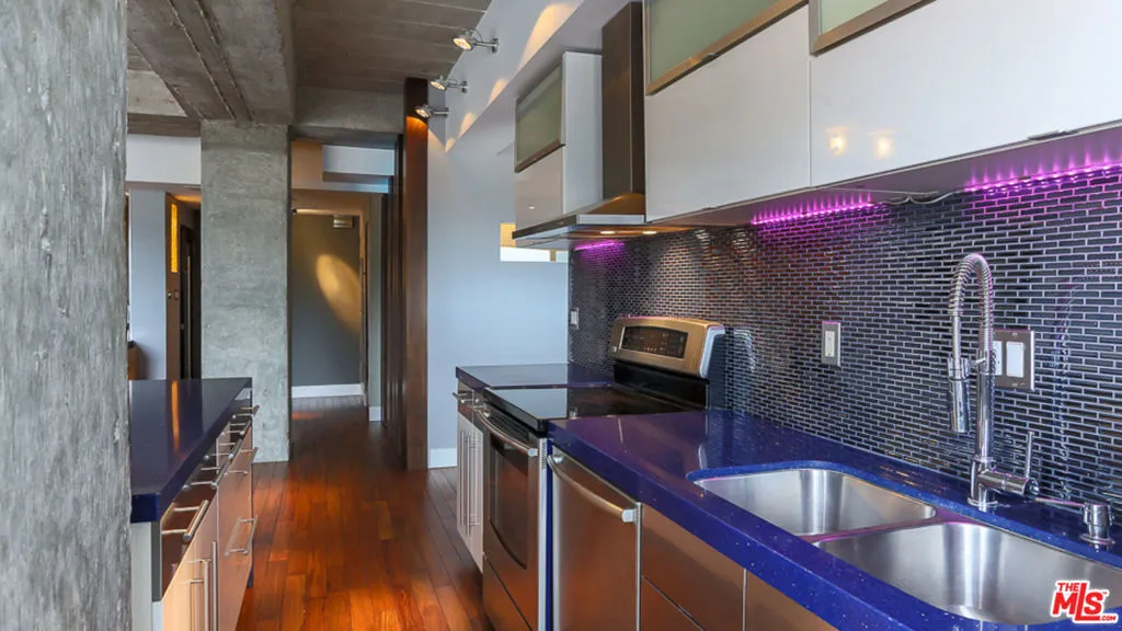 7250 Franklin Avenue 1112, Los Angeles, California 90046 home-pic-1