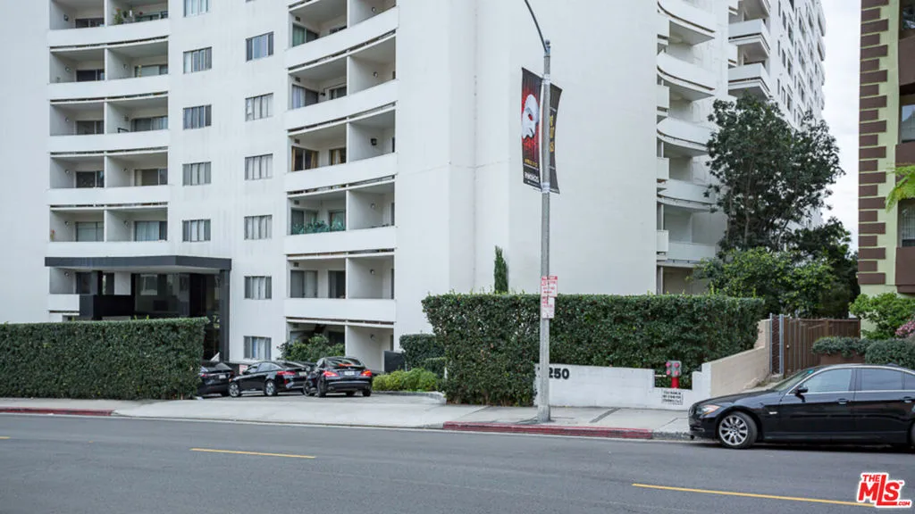 7250 Franklin Avenue 1112, Los Angeles, California 90046 home-pic-3