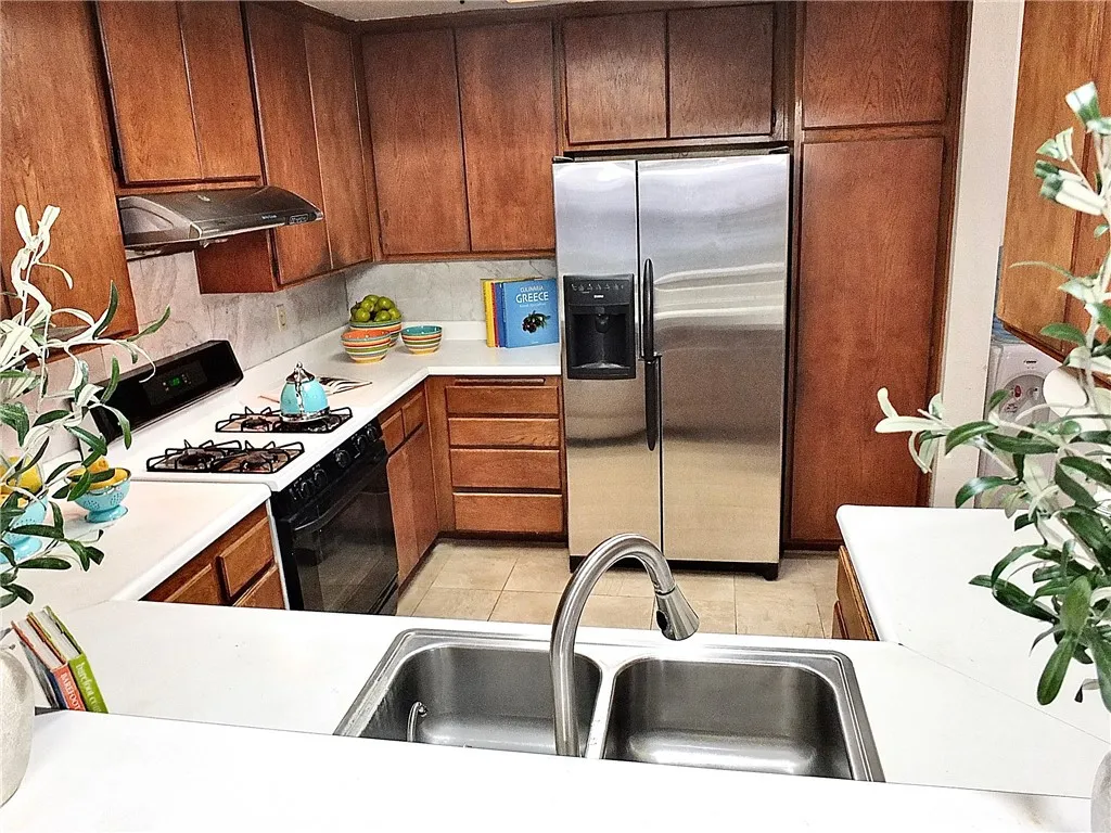 253 Orleans Way, Long Beach, California 90805 home-pic-6